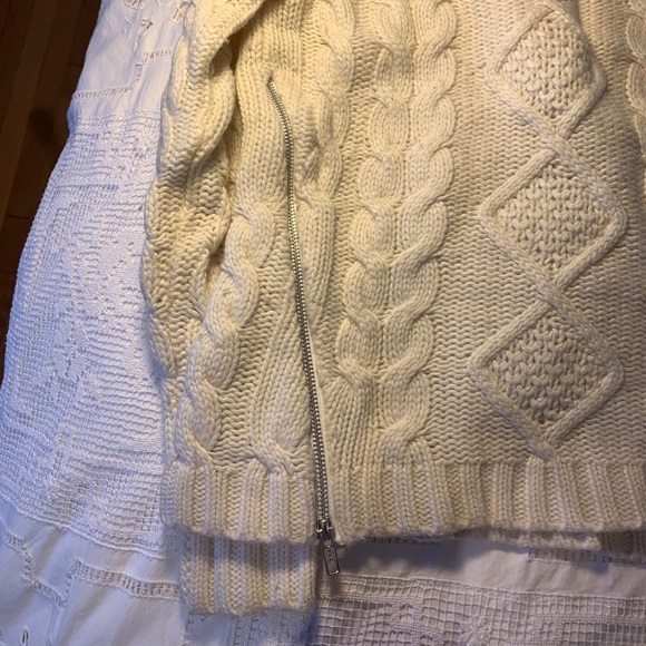 Quotation Cable Knit - Picture 2 of 2